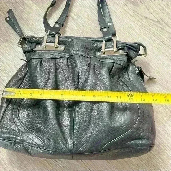 b.MAKOWSKY BLACK PEBBLED LEATHER  SHOULDER BAG - Picture 14 of 16